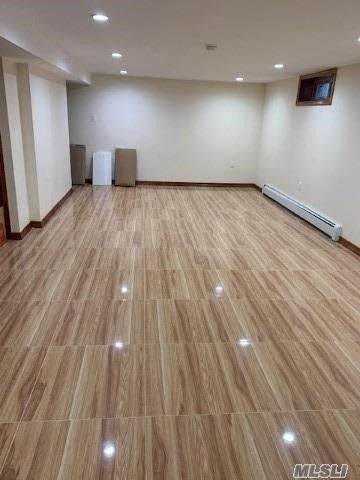 Foto del edificio - 42-32 Utopia Pkwy