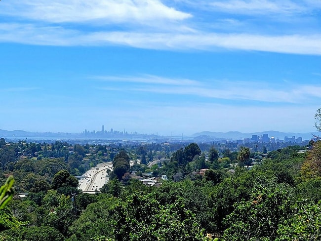 Foto del edificio - 4236 Mountain View Ave