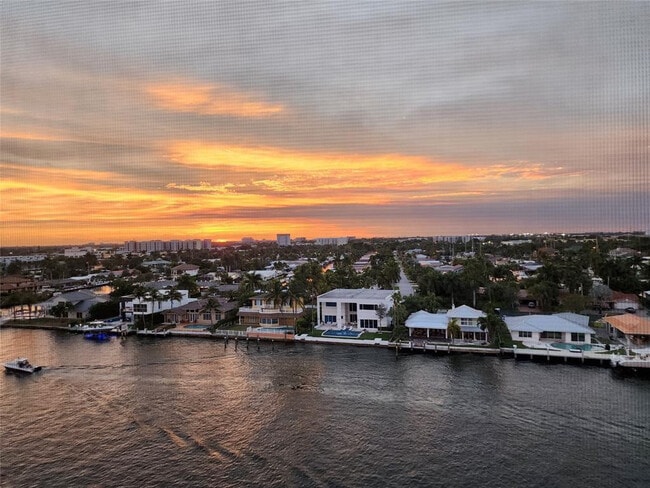 Building Photo - 299 N Riverside Dr