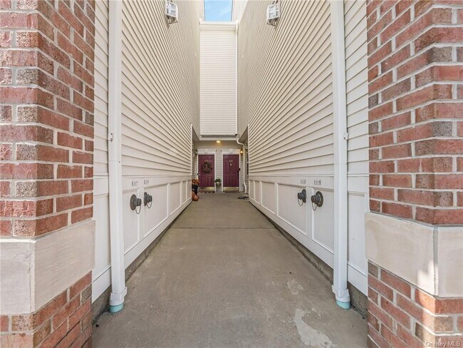 Foto del edificio - 1115 Balsam Dr