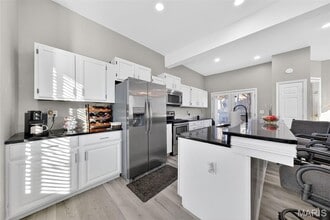 Building Photo - 28 Columbus Square Dr