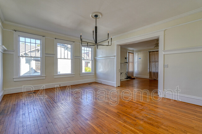 Foto del edificio - 234 S Spring St