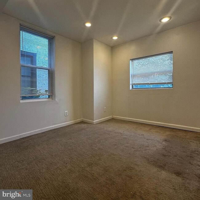 Building Photo - 1709 Christian St