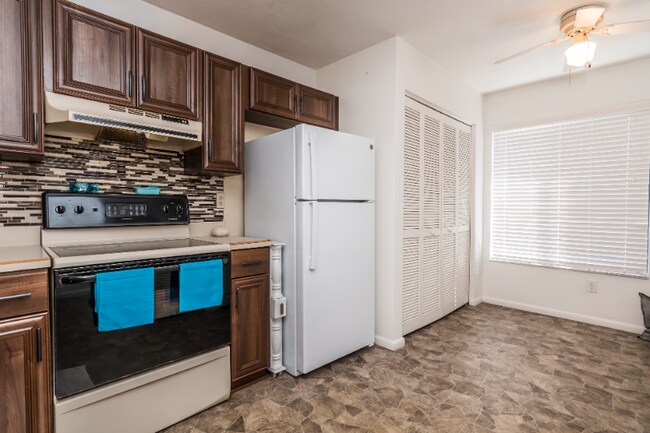 Foto del edificio - 210 Lemon Tree Ln