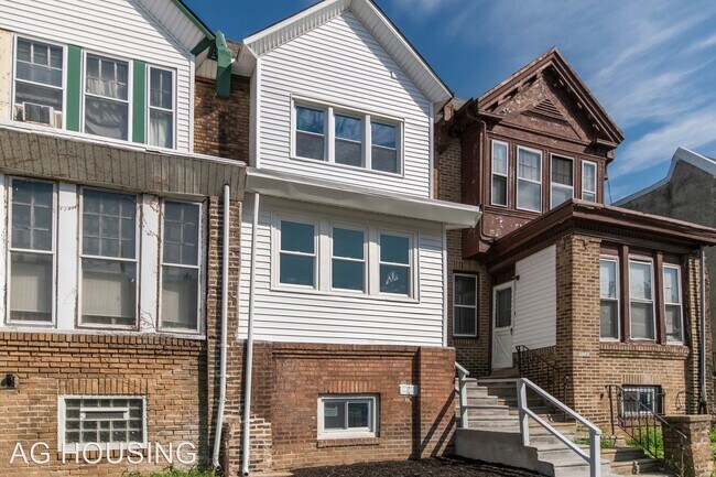 Building Photo - 3 br, 1.5 bath House - 5443 Florence Ave
