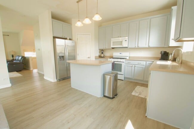 Foto del edificio - 3128 Valley Falls St