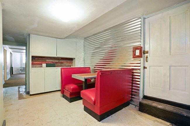Foto del edificio - 6327 N Glenwood Ave