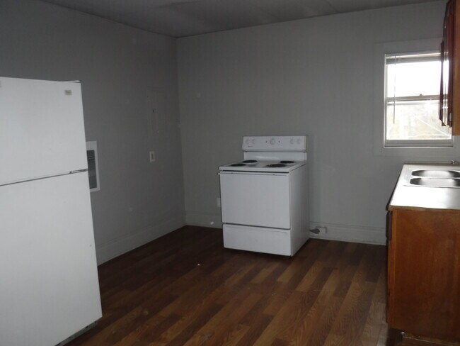 Building Photo - 2117 Saint Joseph Ave