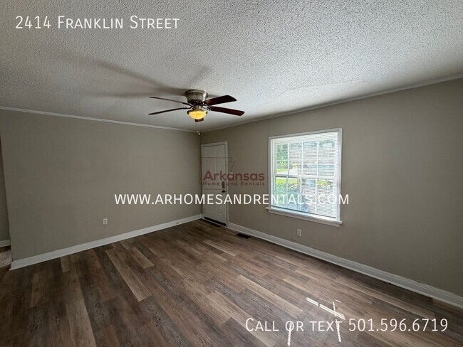 Foto del edificio - 2414 Franklin St