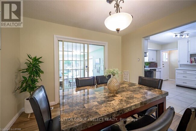 Building Photo - 6 Kirkton Ct