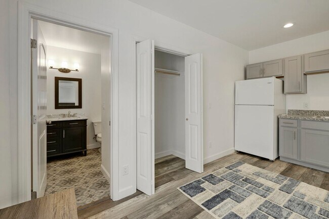 Foto del edificio - 550 Hathway Ave