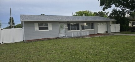 Building Photo - 6744 36th Ave N