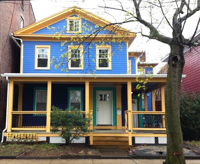 Koi House - 40 Lyon St