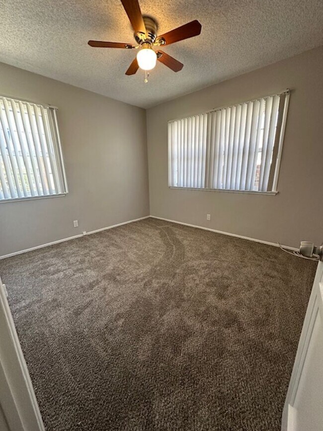 Building Photo - BEAUTIFUL 4bd/3ba HOUSE!