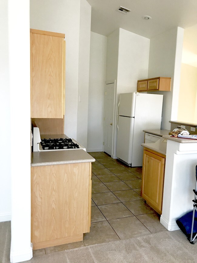 Appliances included - 8654 Travelling Breeze Ave