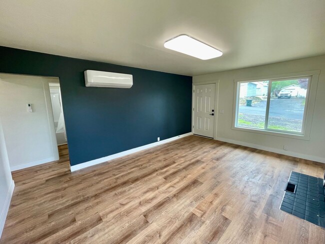 Foto del edificio - Updated Cottage in Pilot Rock