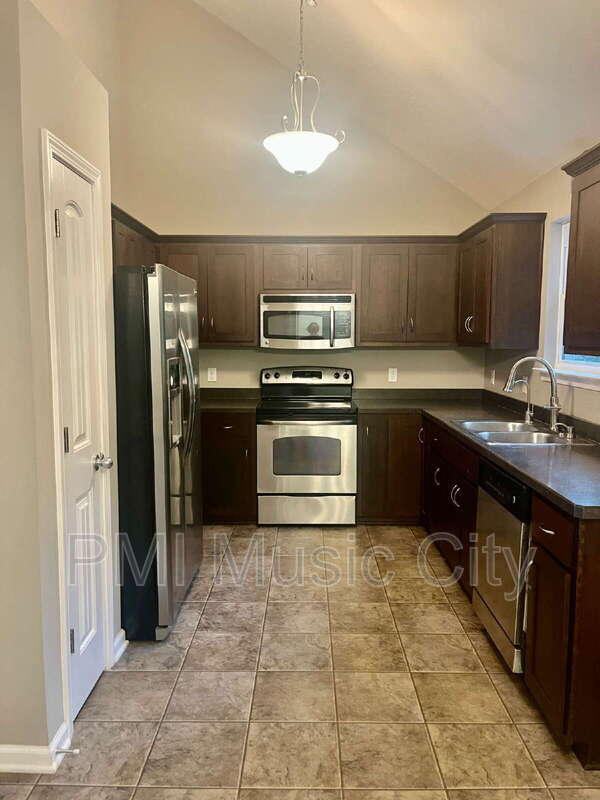 Photo - 225 Hickory Dr House