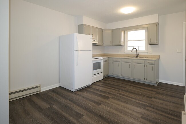 Foto del edificio - 327 Strouse Ave