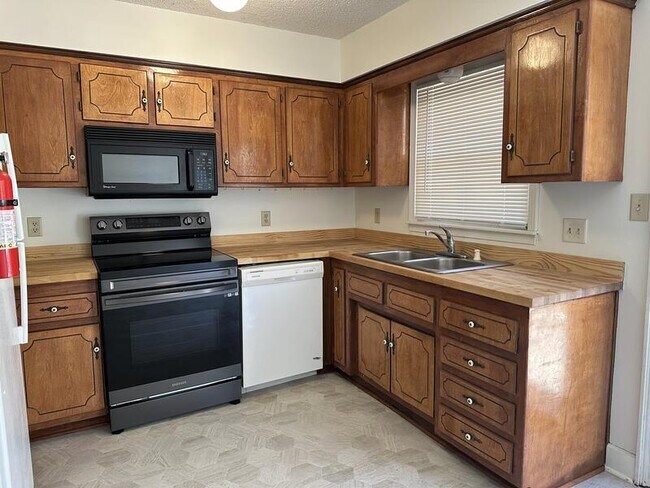 Foto del edificio - 741 Michigan St