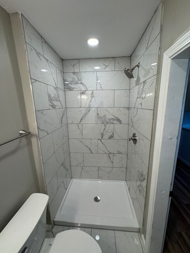 Building Photo - 1029 Woodside Blvd