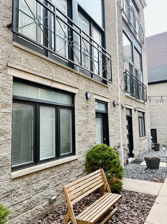 Foto del edificio - 530 N Wood St