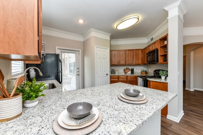 Tucked Away Gem with Character & Charm - Tucked Away Gem with Character & Charm Apartment
