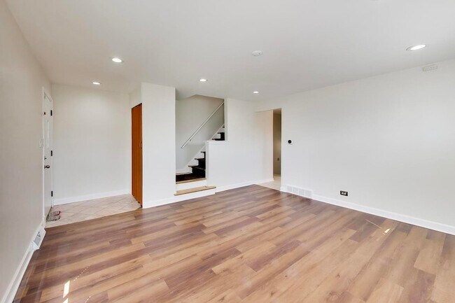 Foto del edificio - 4908 Carol St