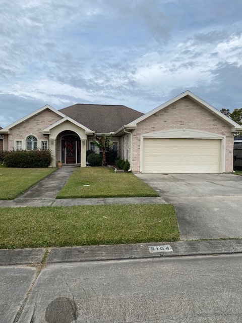 Primary Photo - 3104 Moss Ln