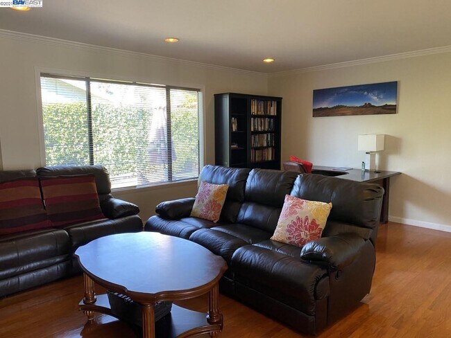 Foto del edificio - 5697 Abington Dr