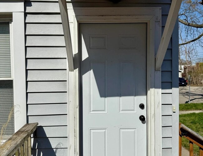 Entry to basement with washer & dryer - 1403 Columbus Ave