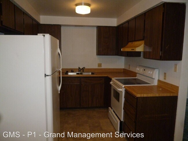 Building Photo - 3926 Edgewood Dr