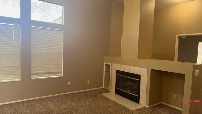 Foto del edificio - 4 Bedroom Home in Northwest!