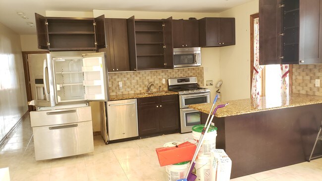Foto del edificio - 288 Avenue W