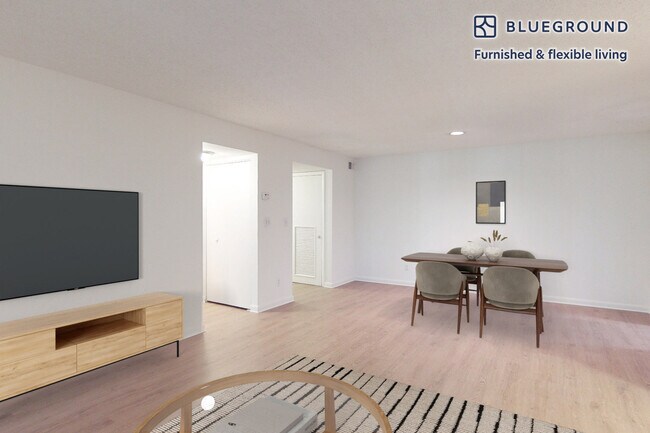 Foto del edificio - 10300 Hickory Ridge Rd