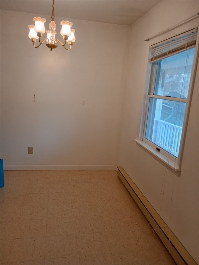 Building Photo - 218 Main St