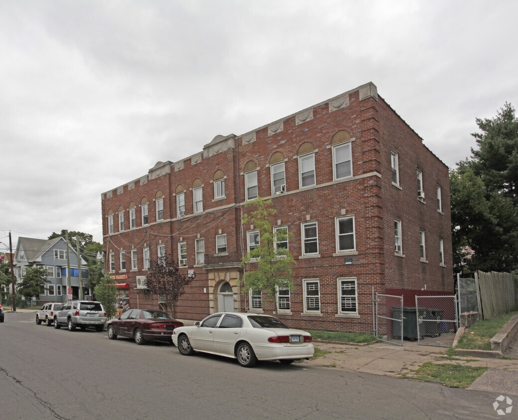 Building Photo - 1613 Chapel St