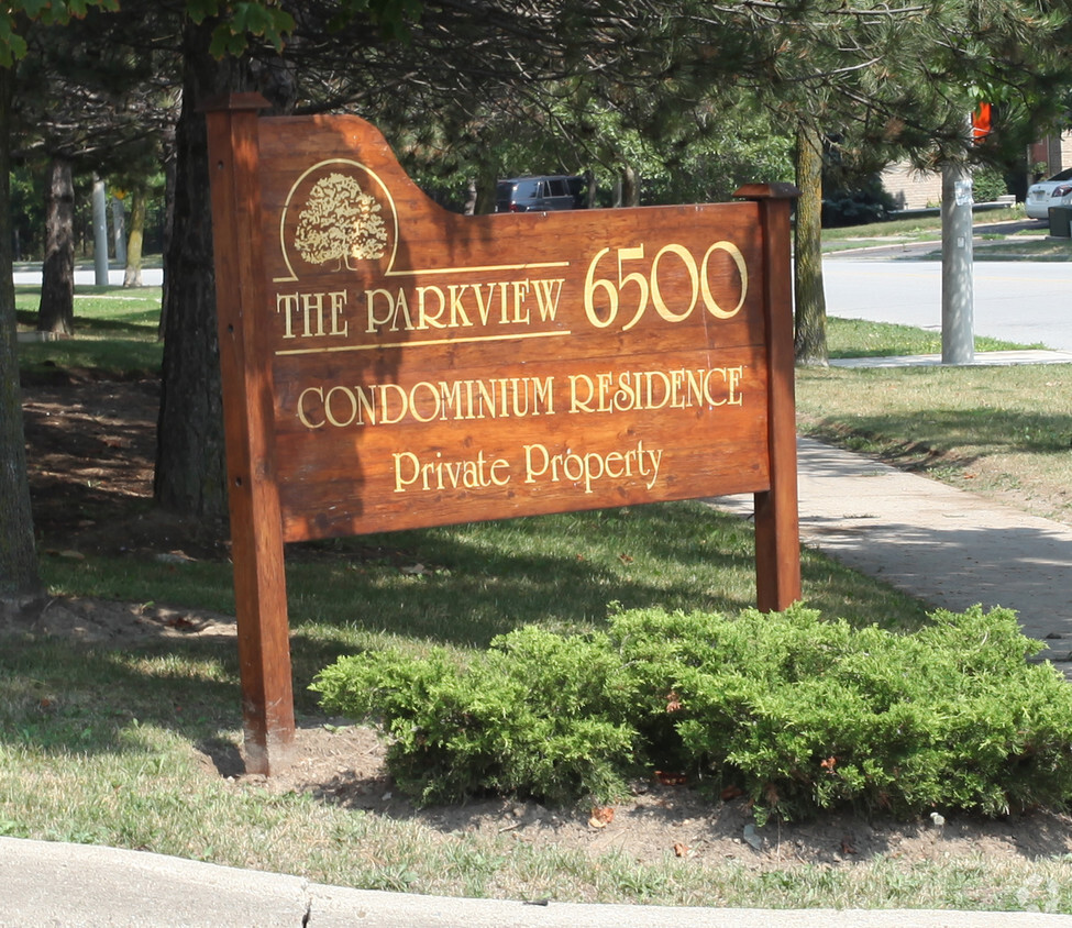 Building Photo - The Parkview