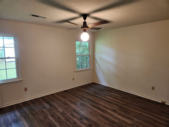 Foto del edificio - 7518 Country Hill Ln