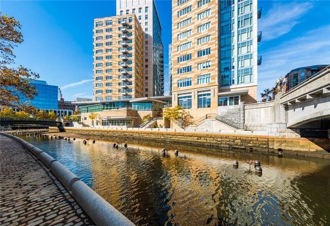 Foto del edificio - 100 Exchange St