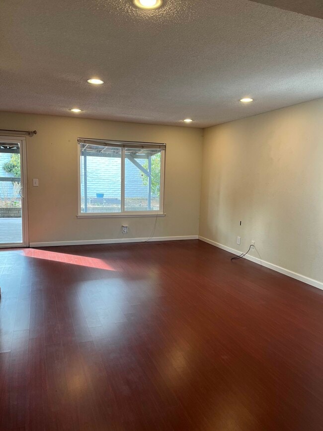 Photo - 37859 Essanay Pl House