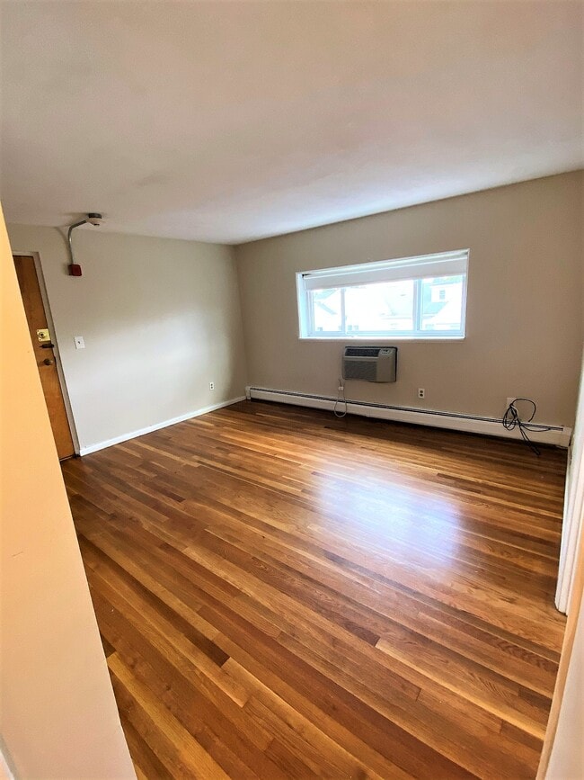 Building Photo - 36 Marlboro St