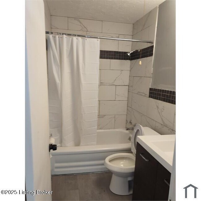 Foto del edificio - 320 N 42nd St