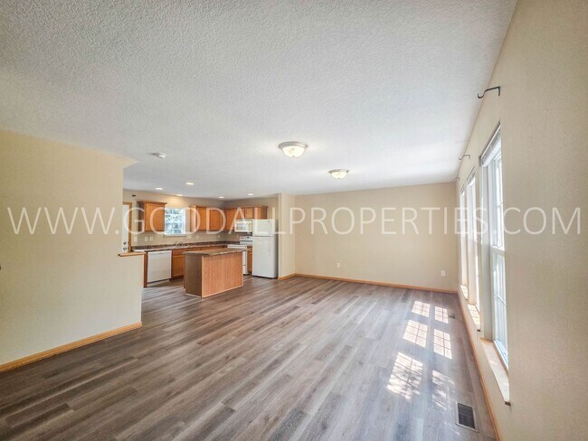 Foto del edificio - 15305 Townsend Ave