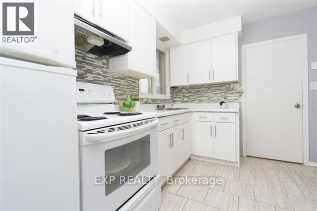 Photo du bâtiment - 358 Adelaide Ave E