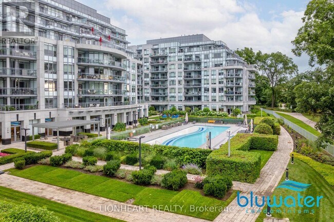 Photo du bâtiment - 3500 Lakeshore Rd W