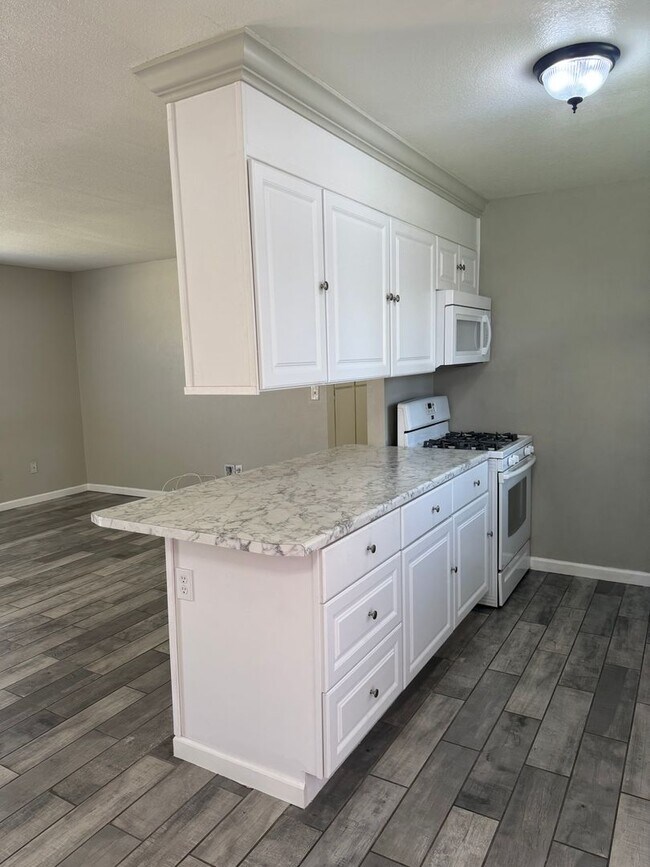 Building Photo - 2556 Sabre Ct