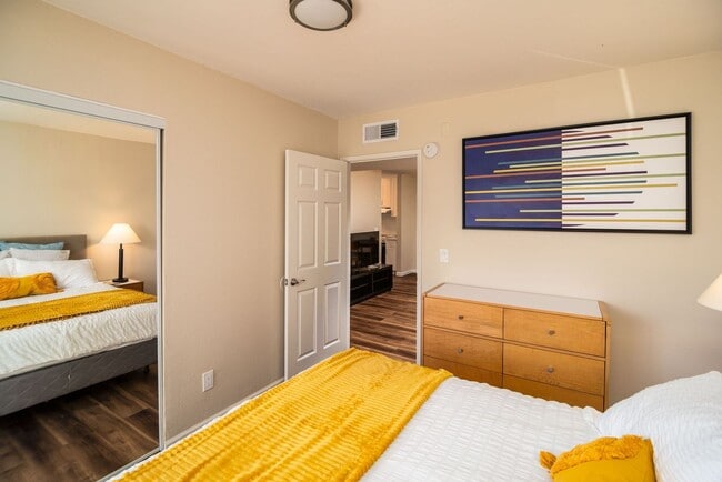 Interior Photo - Union On Bellevue