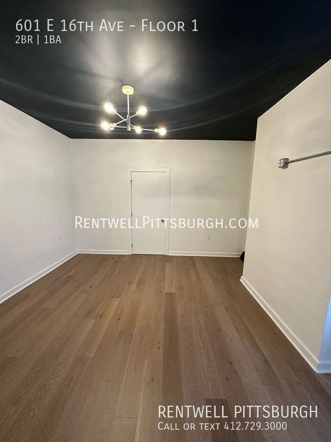 Building Photo - 2 Bedroom Apartment in Munhall - HALF OFF ...