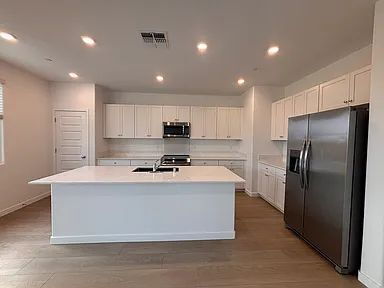Building Photo - Spacious 5-Bedroom Retreat with 3 Full Baths in Charming Elk Grove