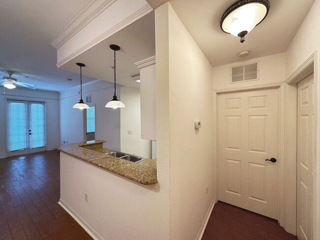 Building Photo - Saint Charles - Luxury 2 Bedroom, 2 Bathro...